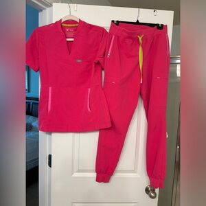 XS PINK FIGS SCRUBS LIKE NEW